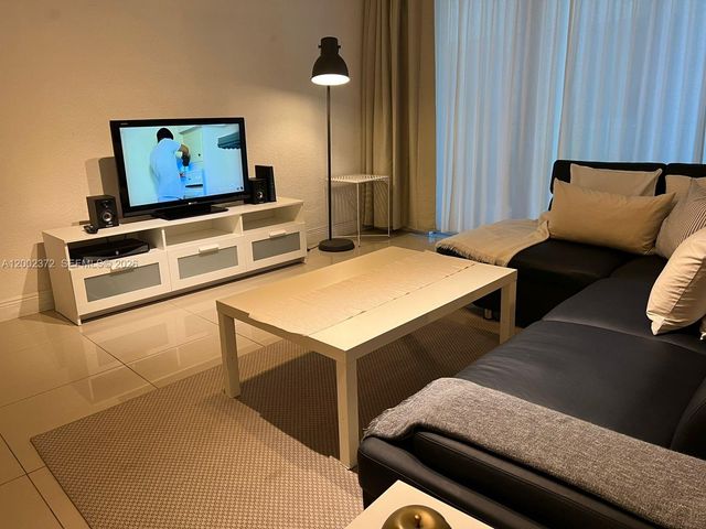 3901 S Ocean Dr 1B, Hollywood, FL 33019