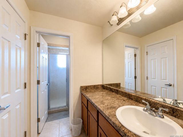 7323 Snowden Rd Apt 1307, San Antonio, TX 78240