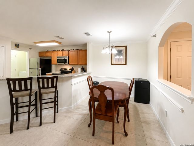 7323 Snowden Rd Apt 1307, San Antonio, TX 78240