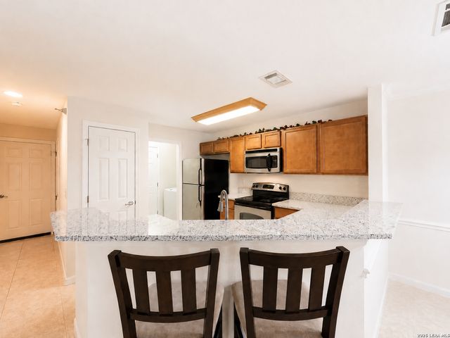 7323 Snowden Rd Apt 1307, San Antonio, TX 78240