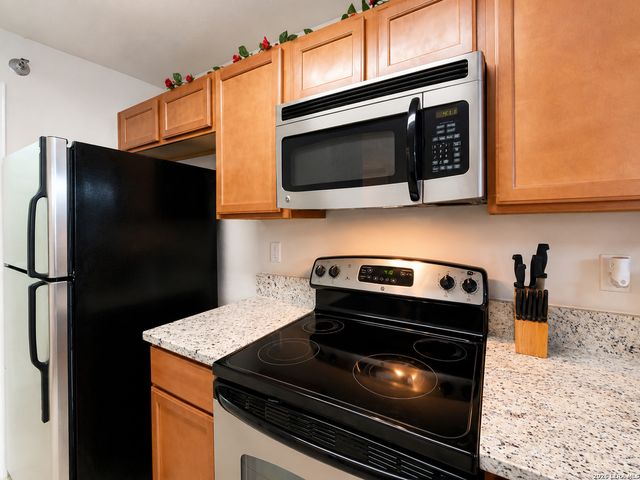 7323 Snowden Rd Apt 1307, San Antonio, TX 78240
