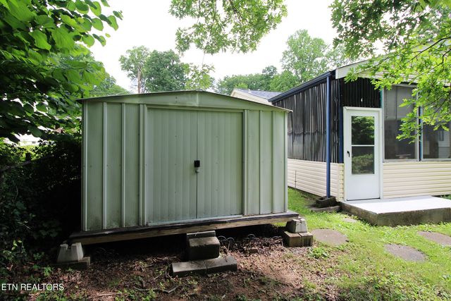 4708 Springbrook Rd, Knoxville, TN 37921