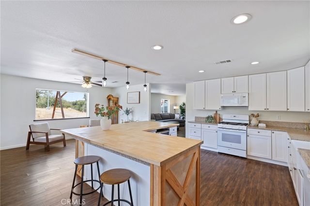 53777 Road 200, O'neals, CA 93645