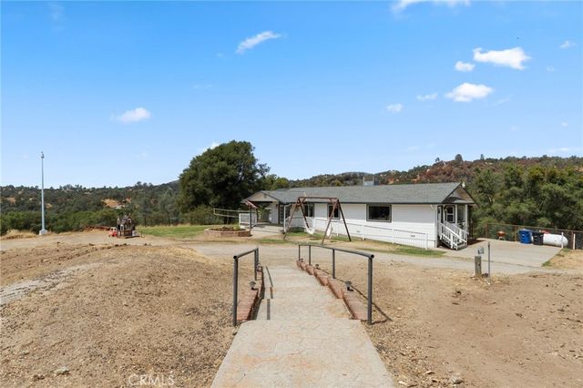 53777 Road 200, O'neals, CA 93645