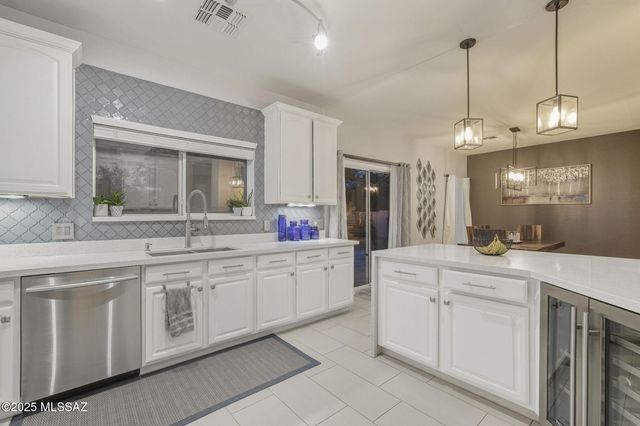 5952 E Sanderling Drive, Tucson, AZ 85756