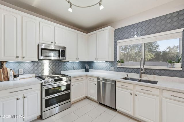 5952 E Sanderling Drive, Tucson, AZ 85756