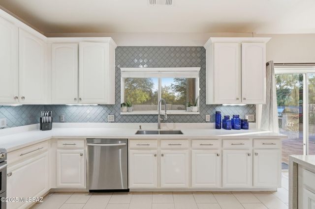 5952 E Sanderling Drive, Tucson, AZ 85756