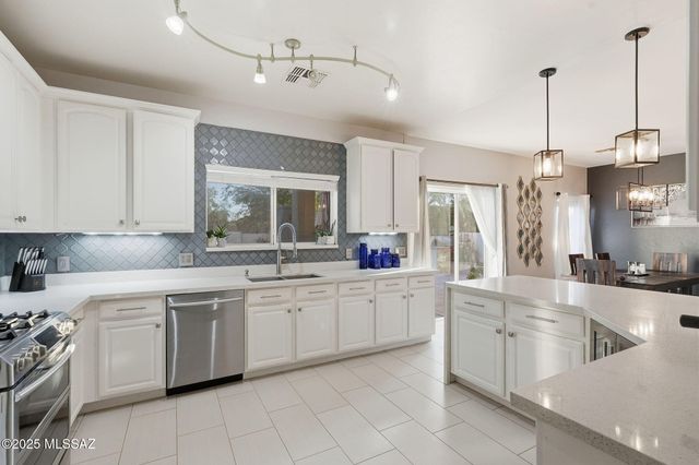 5952 E Sanderling Drive, Tucson, AZ 85756