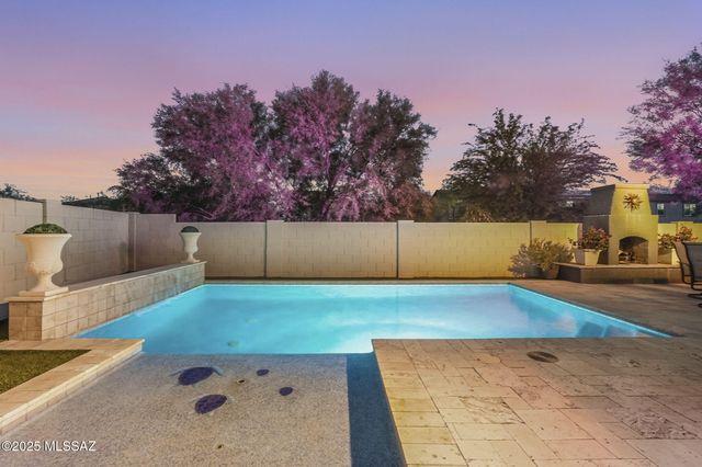 5952 E Sanderling Drive, Tucson, AZ 85756