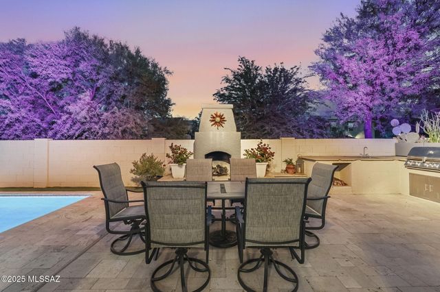 5952 E Sanderling Drive, Tucson, AZ 85756