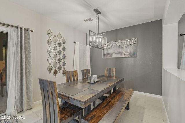 5952 E Sanderling Drive, Tucson, AZ 85756