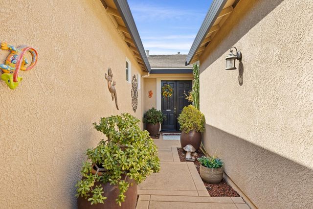 2216 Wighill Cir, Roseville, CA 95747