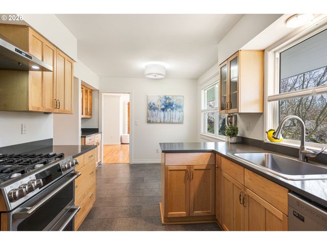 2780 Sw WEST POINT Ave, Portland, OR 97225