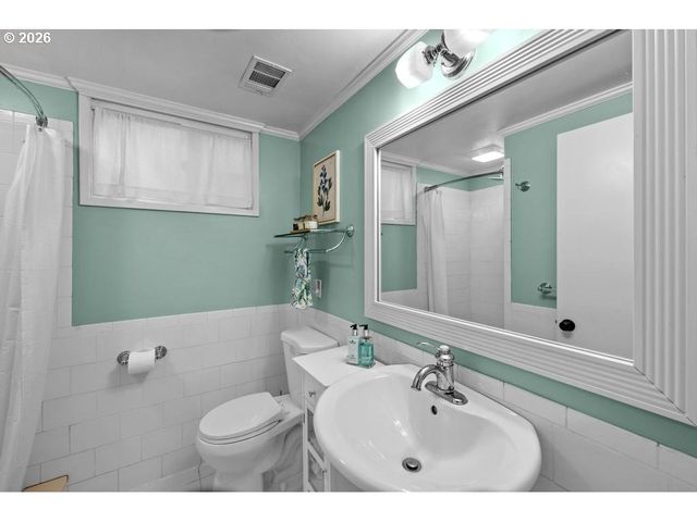 2780 Sw WEST POINT Ave, Portland, OR 97225