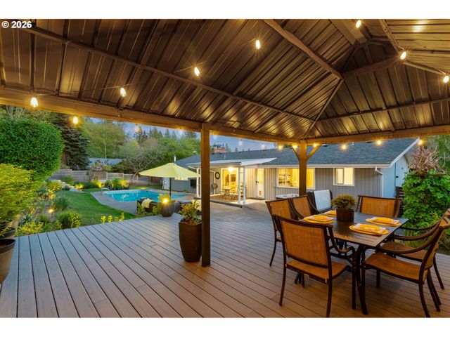 2780 Sw WEST POINT Ave, Portland, OR 97225