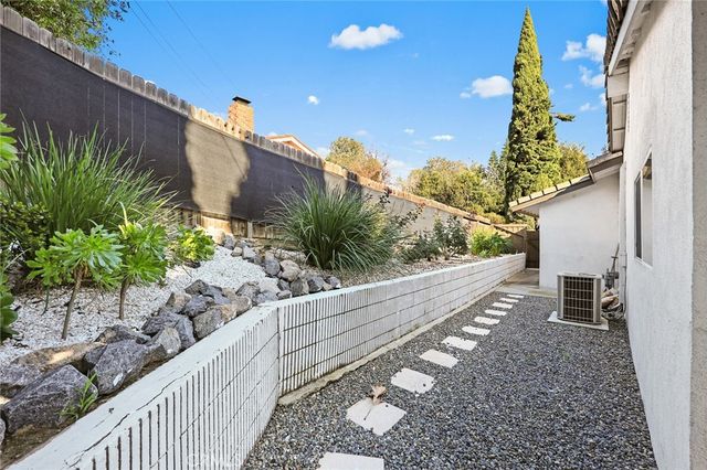 601 Casa Blanca, Fullerton, CA 92832