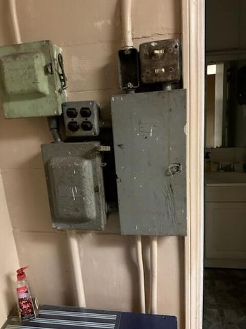 15819 Schoolcraft Street, Detroit City, MI 48227