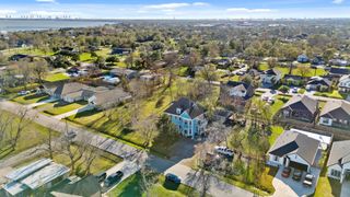 410 S Carroll Street, La Porte, TX 77571