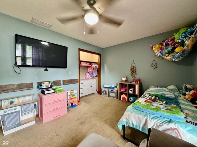 584 Camelot Drive, Seymour, IN 47274