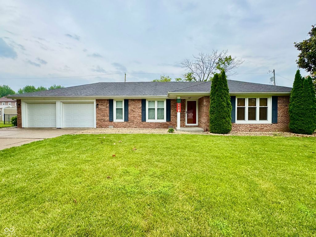 584 Camelot Drive, Seymour, IN 47274