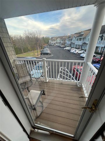 12 Della Drive, West Babylon, NY 11704