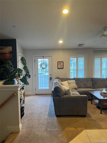 12 Della Drive, West Babylon, NY 11704