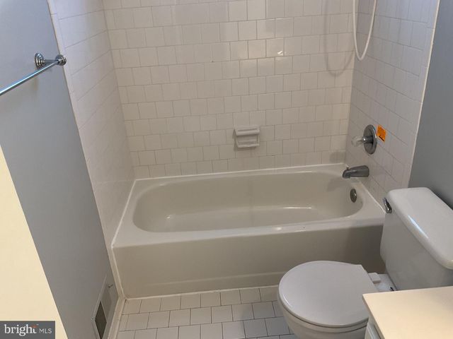 4005 LONG LAKE DR, Owings Mills, MD 21117