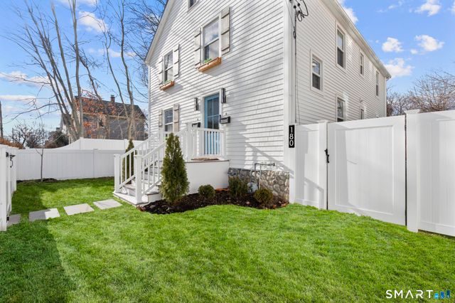 180 Ruane Street 1, Fairfield, CT 06824