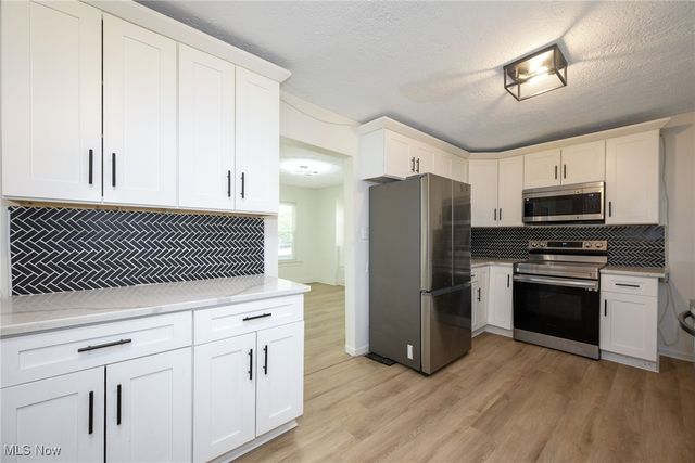 1389 Bryden Drive, Akron, OH 44313