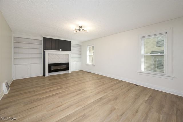 1389 Bryden Drive, Akron, OH 44313