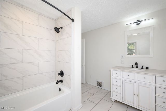 1389 Bryden Drive, Akron, OH 44313