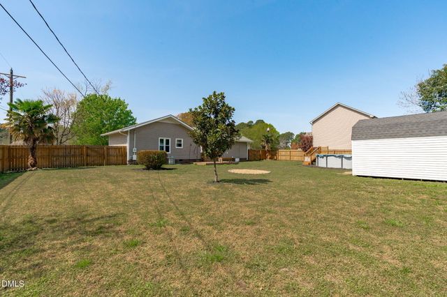 383 S Church Street, Coats, NC 27521