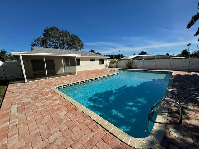 2143 4th Court SE, Vero Beach, FL 32962