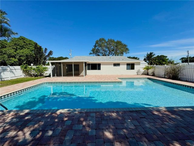 2143 4th Court SE, Vero Beach, FL 32962