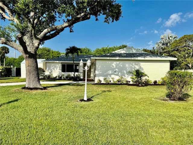 2143 4th Court SE, Vero Beach, FL 32962