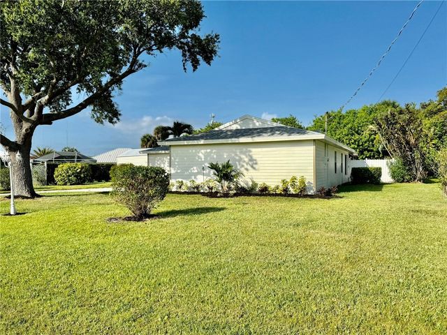 2143 4th Court SE, Vero Beach, FL 32962