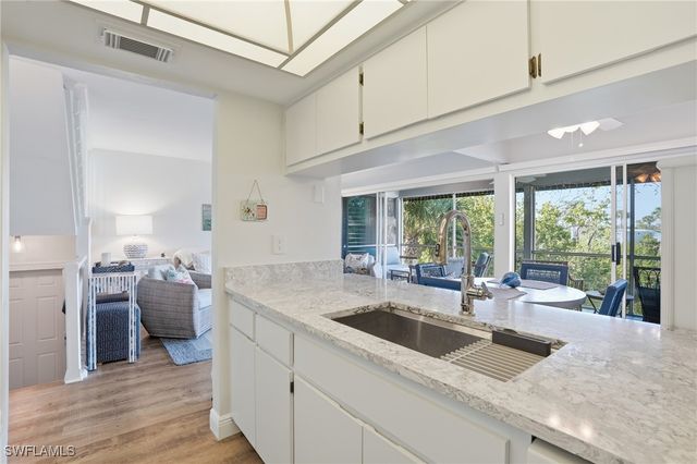 1039 Beach RD 101, Sanibel, FL 33957