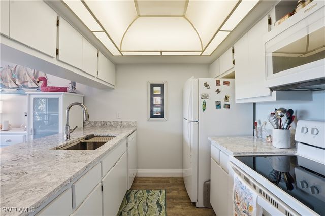 1039 Beach RD 101, Sanibel, FL 33957