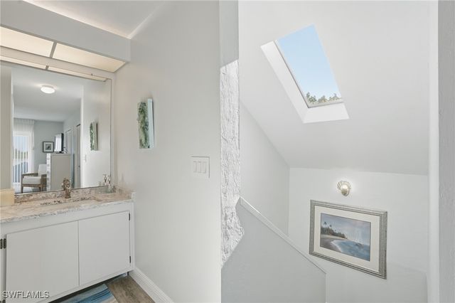 1039 Beach RD 101, Sanibel, FL 33957