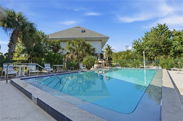 1039 Beach RD 101, Sanibel, FL 33957