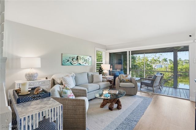 1039 Beach RD 101, Sanibel, FL 33957