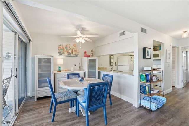 1039 Beach RD 101, Sanibel, FL 33957