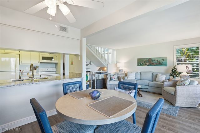 1039 Beach RD 101, Sanibel, FL 33957