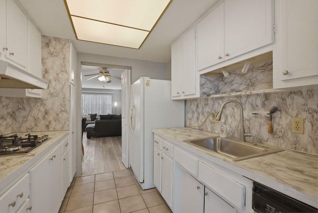 2011 58TH AVENUE N 5, St Petersburg, FL 33714