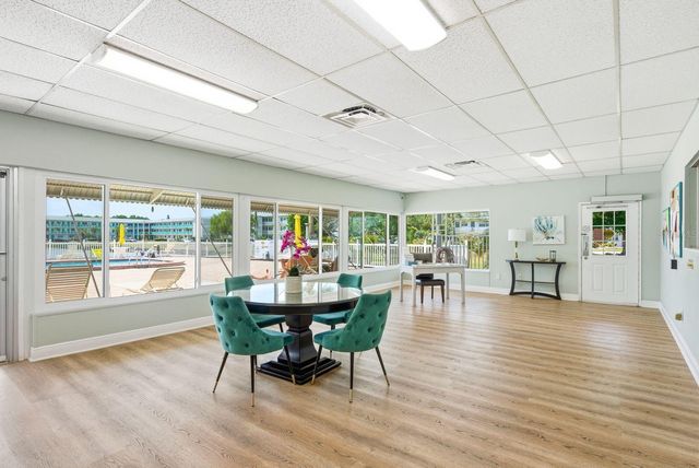 2011 58TH AVENUE N 5, St Petersburg, FL 33714