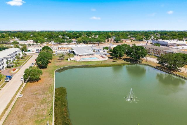 2011 58TH AVENUE N 5, St Petersburg, FL 33714