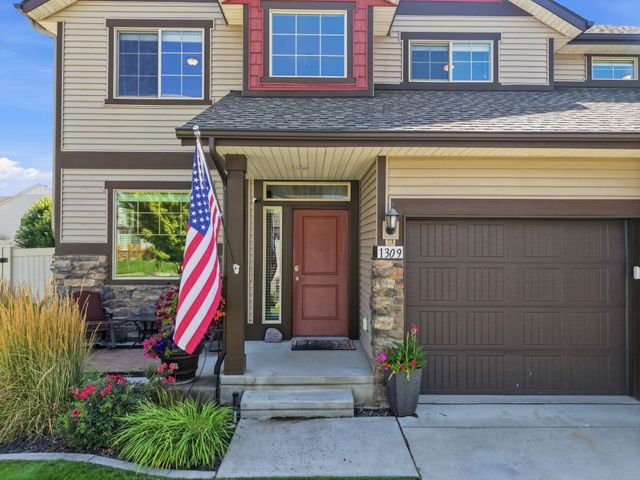 1309 S McMillan Rd, Greenacres, WA 99016
