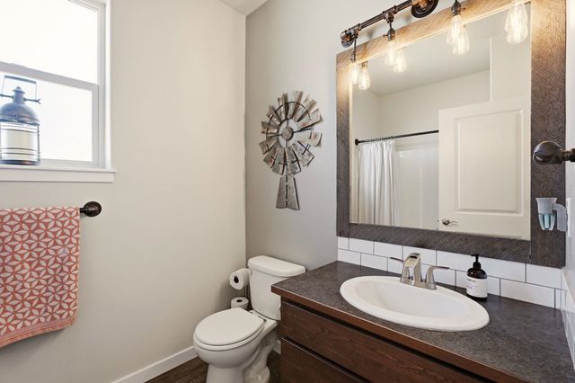 1309 S McMillan Rd, Greenacres, WA 99016