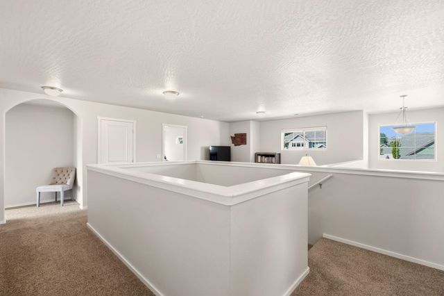 1309 S McMillan Rd, Greenacres, WA 99016
