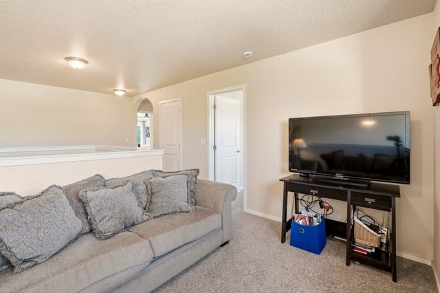 1309 S McMillan Rd, Greenacres, WA 99016